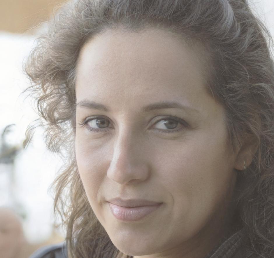 Esperanza Villareal, Directora de Investigación Financiera
